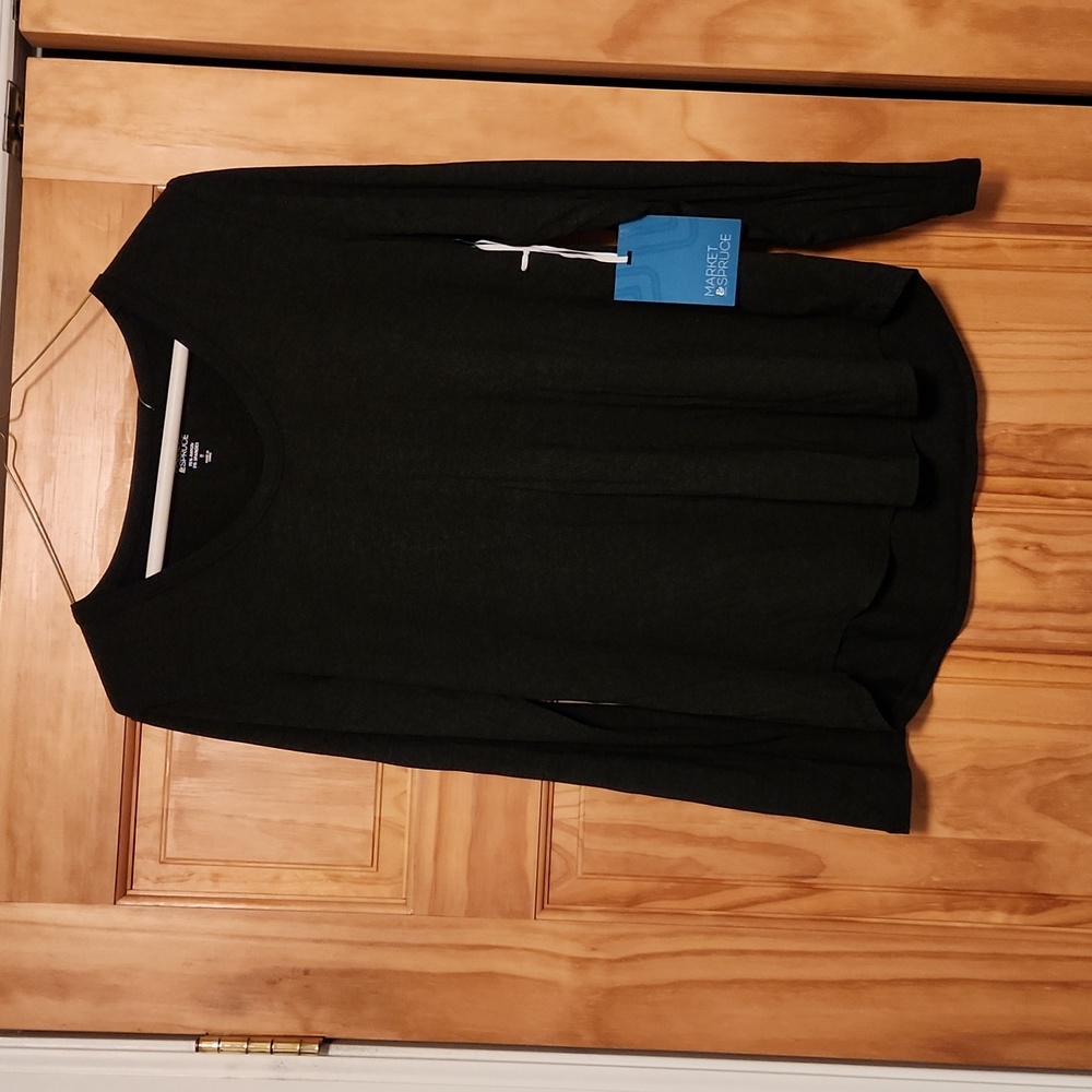 Market & Spruce Long Sleeve V-Neck Tee
